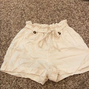 American Eagle Cream Paper Bag shorts
